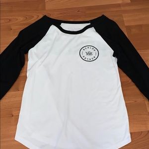 BLACK AND WHITE BASEBALL STYLE LONG SLEEVE